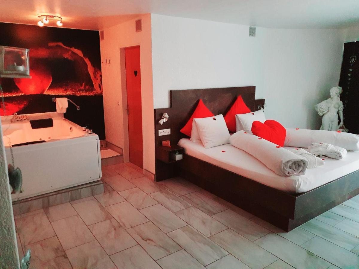Dala Hotel & Apartments ลอยเคอร์บัด ภายนอก รูปภาพ