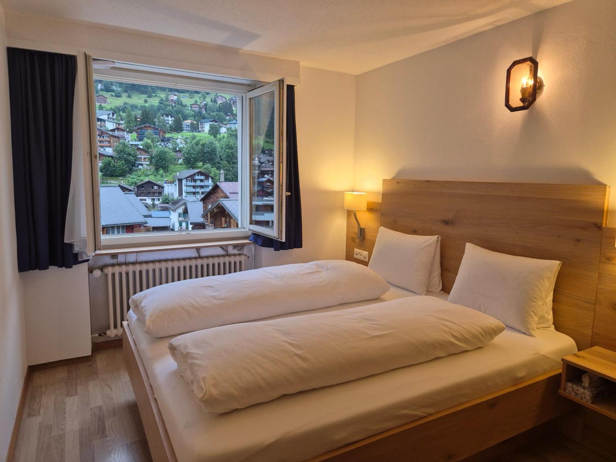 Dala Hotel & Apartments ลอยเคอร์บัด ภายนอก รูปภาพ