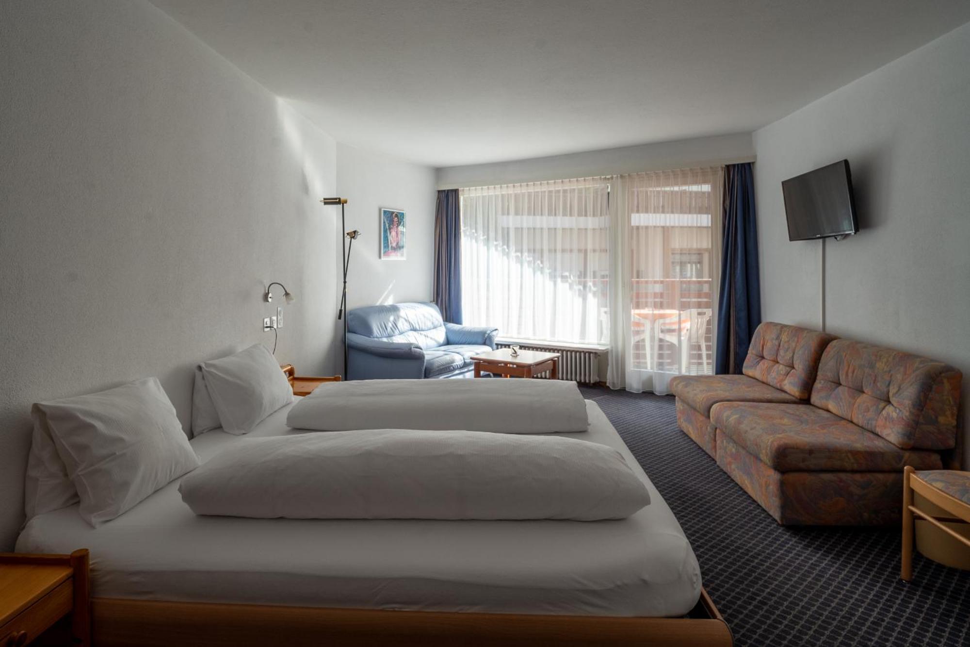Dala Hotel & Apartments ลอยเคอร์บัด ภายนอก รูปภาพ
