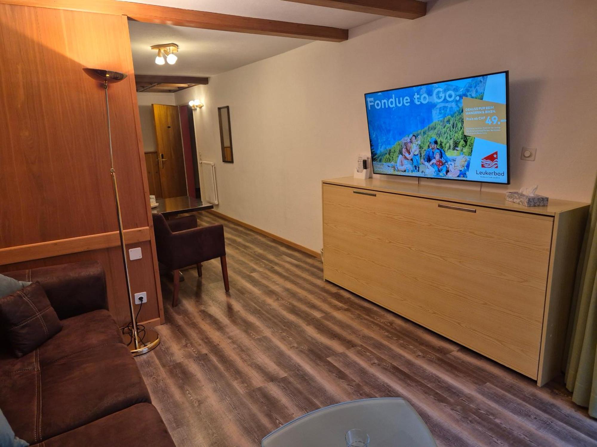 Dala Hotel & Apartments ลอยเคอร์บัด ภายนอก รูปภาพ