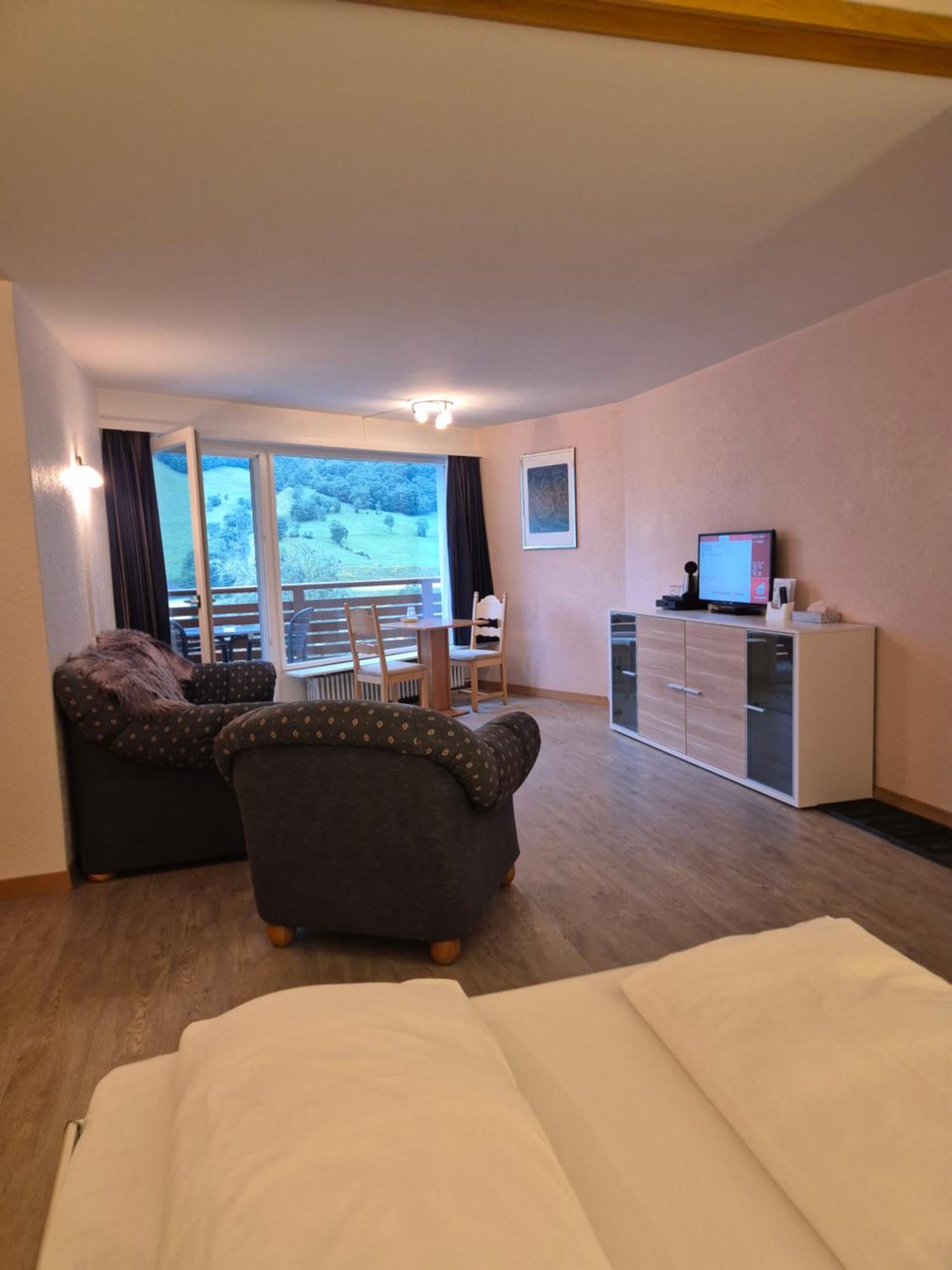 Dala Hotel & Apartments ลอยเคอร์บัด ภายนอก รูปภาพ