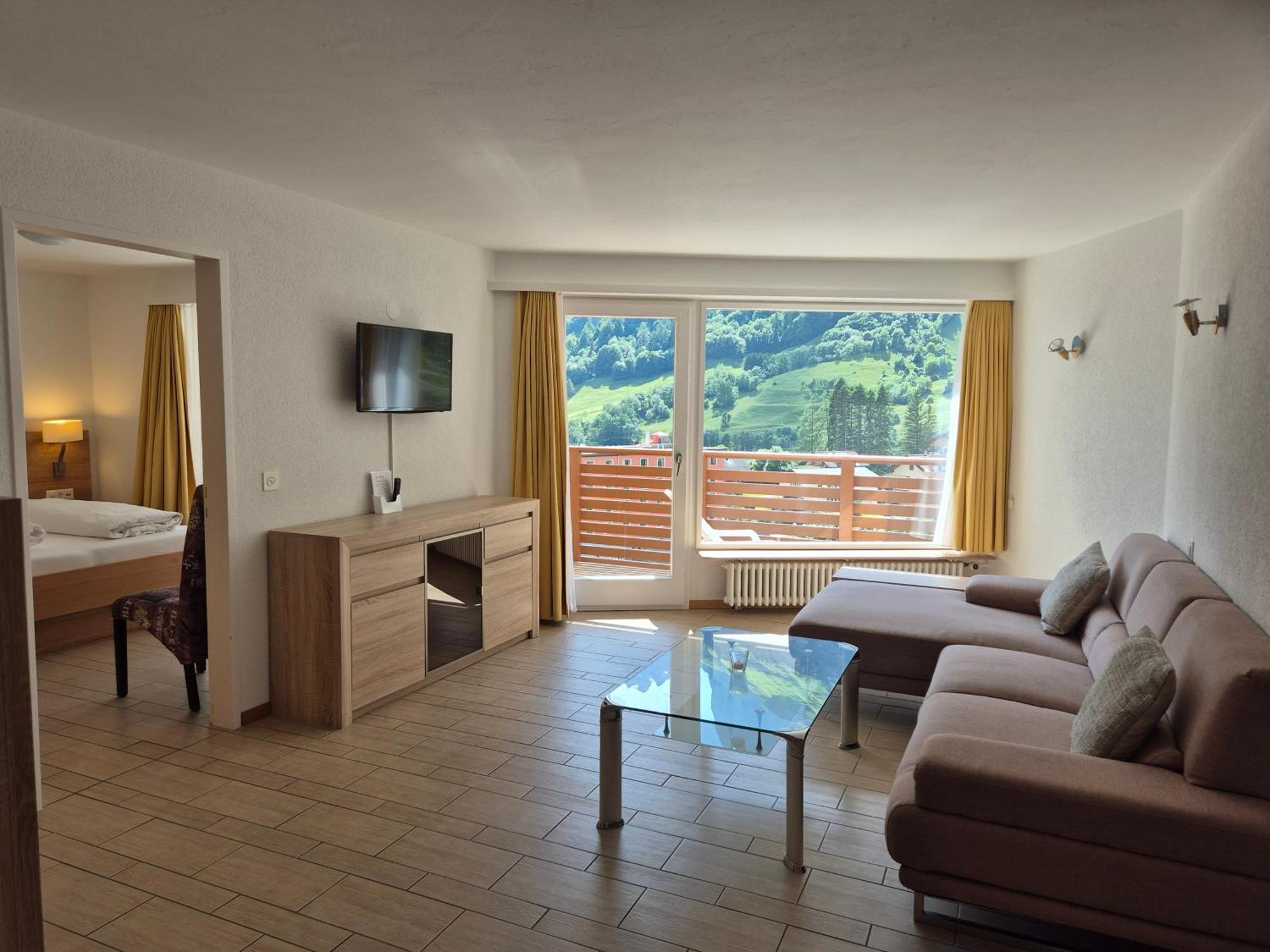 Dala Hotel & Apartments ลอยเคอร์บัด ภายนอก รูปภาพ
